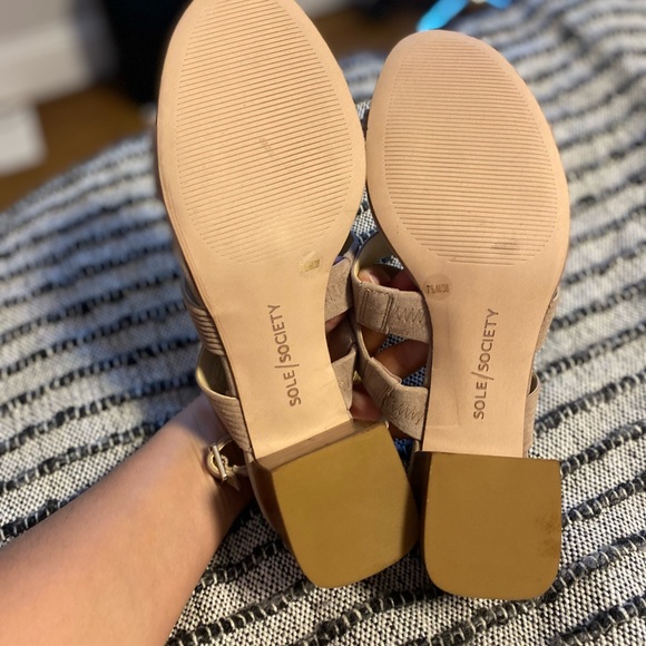 Sole Society Block Heels Size 7.5 Gray/Tan color - Picture 2 of 2